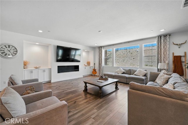 3969 Eliopulos Ranch Drive, Palmdale CA: https://media.crmls.org/medias/2178d101-48f3-457a-b2af-0e72ddc8edfd.jpg
