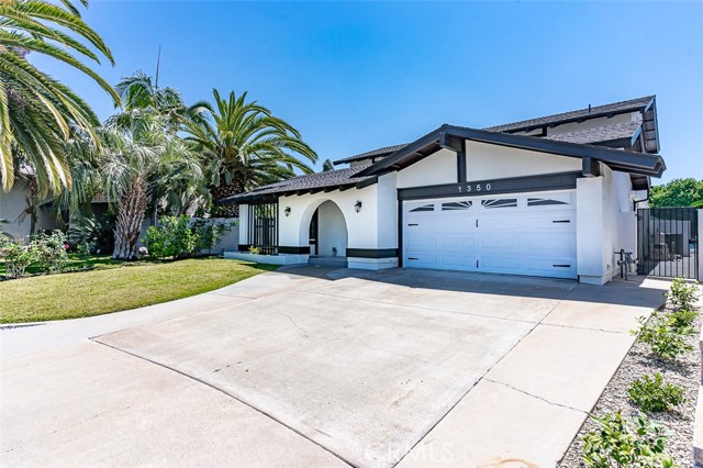 Detail Gallery Image 2 of 65 For 1350 S Ashington Ln, Anaheim,  CA 92804 - 4 Beds | 3 Baths