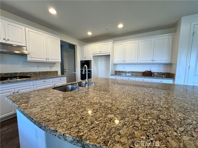 Detail Gallery Image 5 of 19 For 7243 Candra Dr, Corona,  CA 92880 - 5 Beds | 3/1 Baths