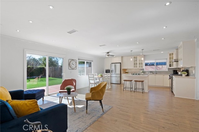 Detail Gallery Image 4 of 20 For 23800 Mobile St, West Hills,  CA 91307 - 4 Beds | 2/1 Baths