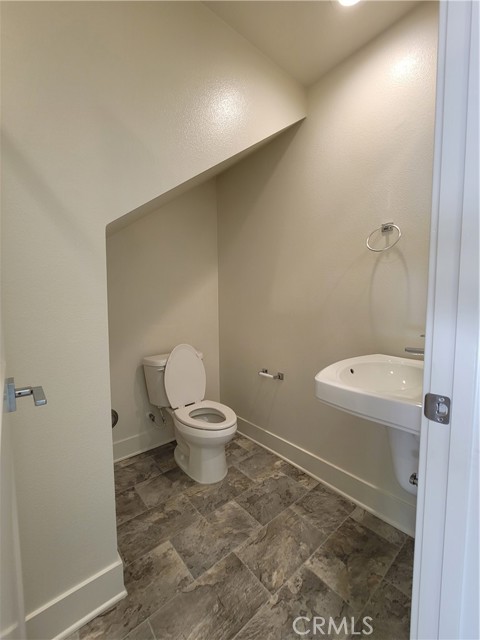 Detail Gallery Image 8 of 28 For 933 Mason #48,  Anaheim,  CA 92805 - 3 Beds | 3/1 Baths