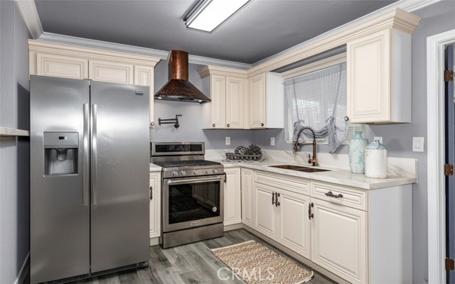 824 Hartzell Avenue, Redlands CA: https://media.crmls.org/medias/217a00e7-d623-42b4-a014-0cacce976557.jpg