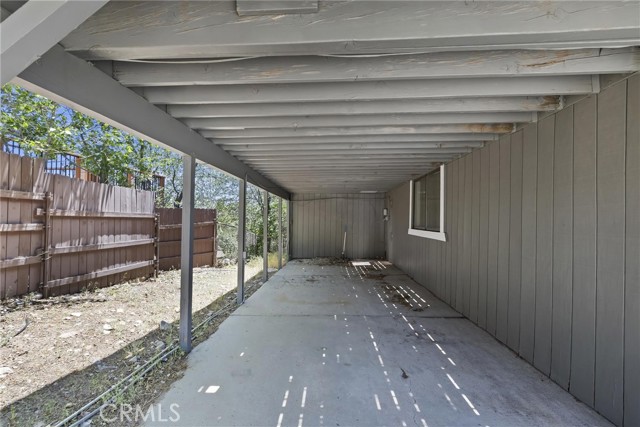 39325 Lodge Road, Fawnskin CA: https://media.crmls.org/medias/217a12f6-6b09-4799-a9c5-05d79477a5c6.jpg