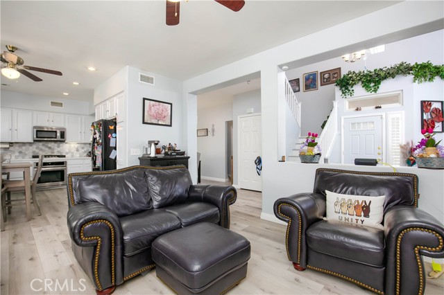 1805 Date Palm Drive, Palmdale CA: https://media.crmls.org/medias/217a4b5f-928a-456e-bb76-ed08b2a4ede6.jpg
