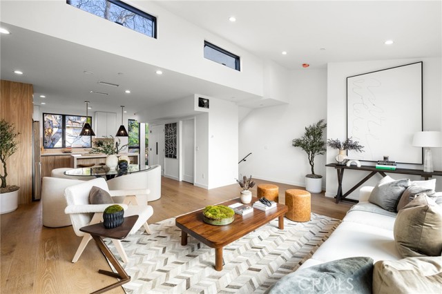 Detail Gallery Image 9 of 19 For 955 Everett St, Los Angeles,  CA 90026 - 2 Beds | 2/1 Baths