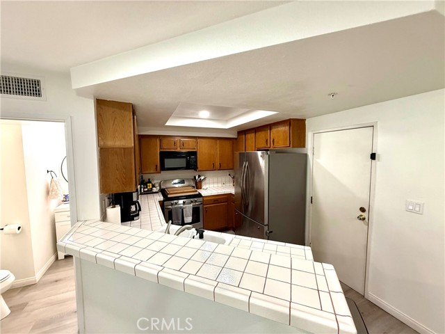 Detail Gallery Image 12 of 31 For 1641 Dimas Ct, Azusa,  CA 91702 - 2 Beds | 2/1 Baths