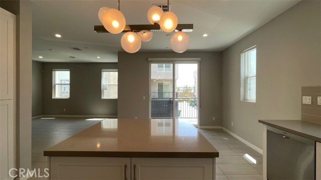2296 Synergy, Irvine CA: https://media.crmls.org/medias/217c5fd5-aa05-4422-a7aa-ba0ec1b60bb8.jpg