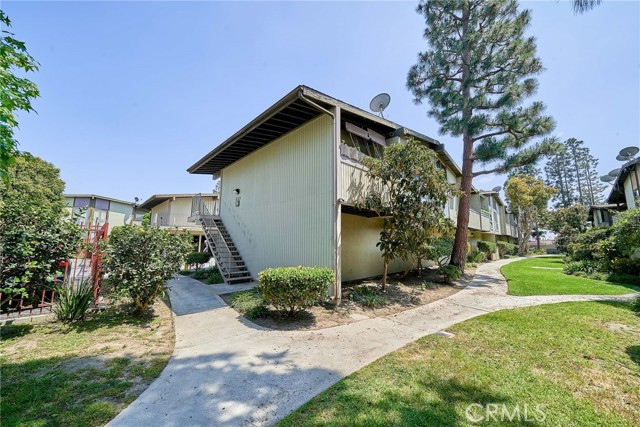 832 Coriander Drive, Torrance CA: https://media.crmls.org/medias/217e7803-60bf-472d-8602-f8ef409f1102.jpg