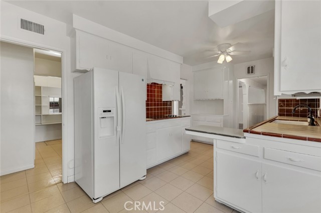 Detail Gallery Image 18 of 37 For 15930 Tuba St, North Hills,  CA 91343 - 3 Beds | 2 Baths