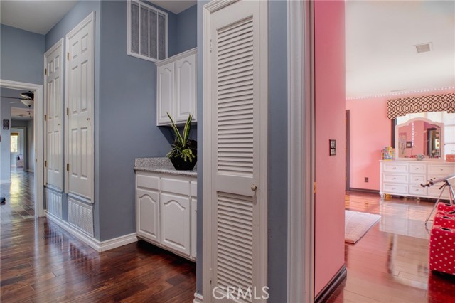 948 Peninsula Avenue, Claremont CA: https://media.crmls.org/medias/217ff10f-6f30-4971-8716-70a73a8a9b5e.jpg