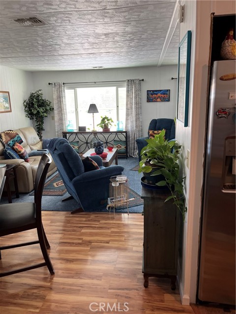 55524 Yucca Trail, Yucca Valley CA: https://media.crmls.org/medias/21806382-c090-4096-adfb-afd39950c078.jpg