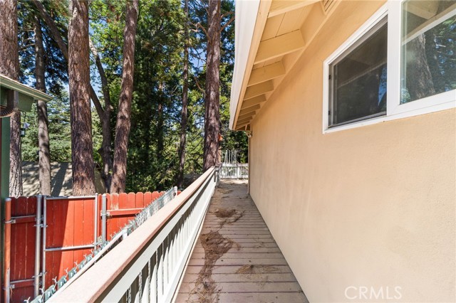31686 Luring Pines Circle, Running Springs, CA 92382