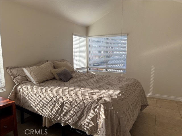 30097 Shoreline Drive, Menifee CA: https://media.crmls.org/medias/2184f167-4074-4668-9a98-7c444216dca9.jpg