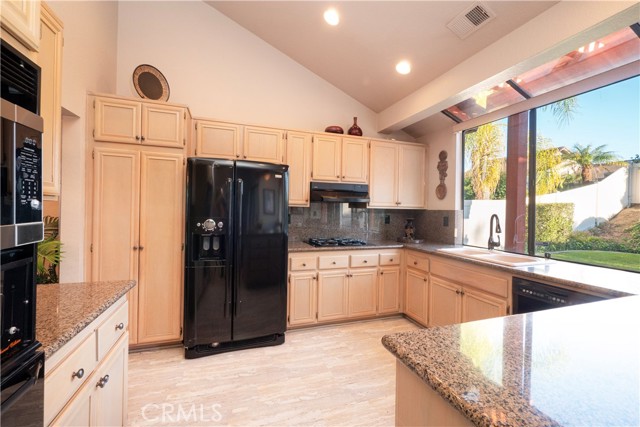 Detail Gallery Image 12 of 47 For 1750 Century Ave, Riverside,  CA 92506 - 4 Beds | 2 Baths