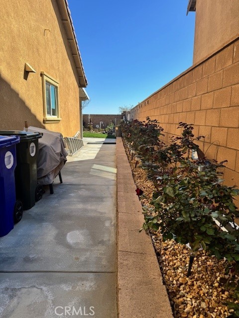 Detail Gallery Image 5 of 29 For 12031 Foster, Victorville,  CA 92392 - 5 Beds | 3 Baths