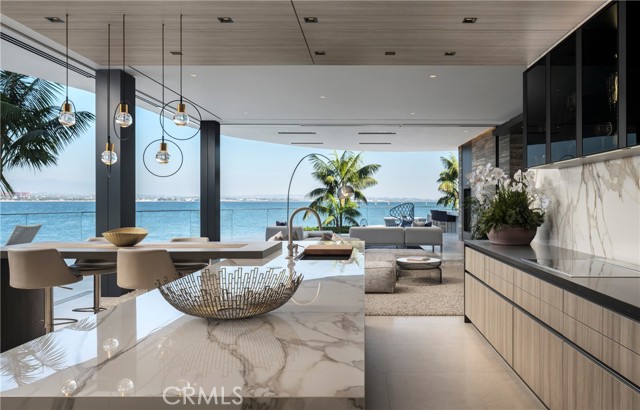 3 The Point, Coronado CA: https://media.crmls.org/medias/21857fd2-6bca-4df0-900b-822e2f98947e.jpg