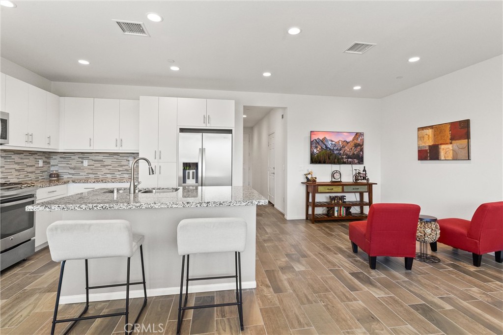 MLS #IG25240765 image #2