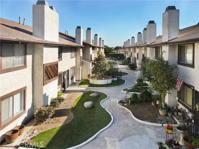 Detail Gallery Image 7 of 37 For 16126 Cornuta Ave #111,  Bellflower,  CA 90706 - 3 Beds | 2 Baths