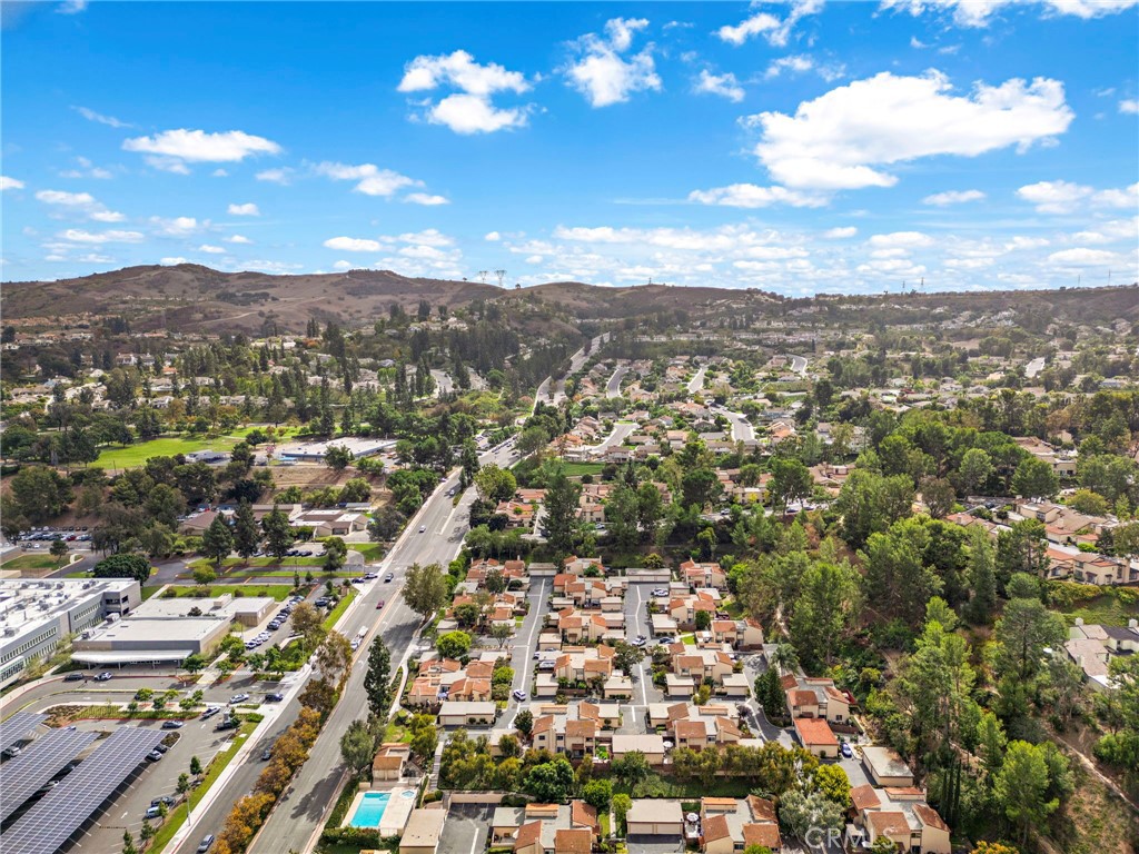 https://media.crmls.org/medias/218720ab-5e87-4125-89ff-23a8aacace66.jpg?preset=X-Large