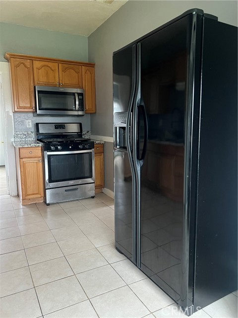 Detail Gallery Image 10 of 21 For 1141 W San Joaquin Ave, Tulare,  CA 93274 - 3 Beds | 1 Baths