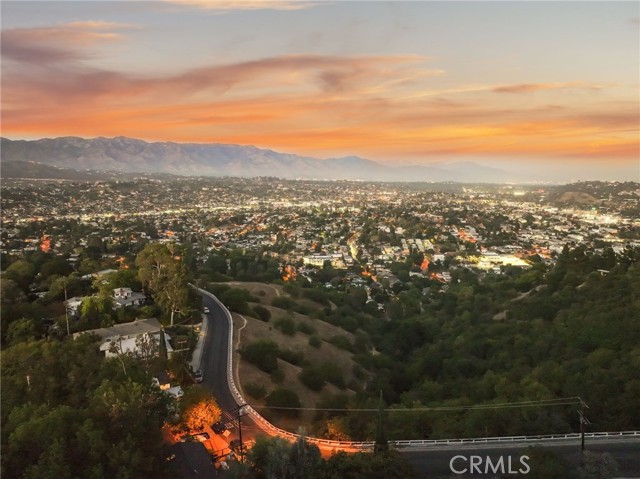 4104 Sea View Drive, Los Angeles CA: https://media.crmls.org/medias/21878470-701c-448d-97bf-9260f95e84d2.jpg