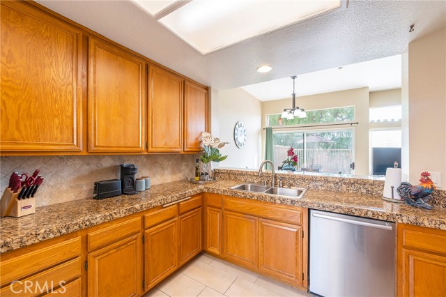 Detail Gallery Image 17 of 42 For 620 Ivywood Ln #F,  Simi Valley,  CA 93065 - 3 Beds | 2/1 Baths