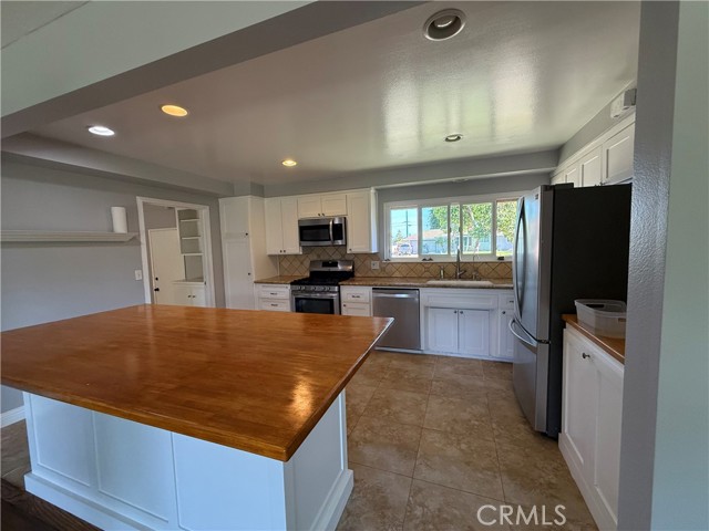 4561 Mimosa Drive, Yorba Linda CA: https://media.crmls.org/medias/218943ac-fb86-495e-a75a-c4e6759085d8.jpg