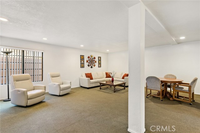 Detail Gallery Image 23 of 29 For 441 E San Jose #111,  Burbank,  CA 91501 - 2 Beds | 2 Baths