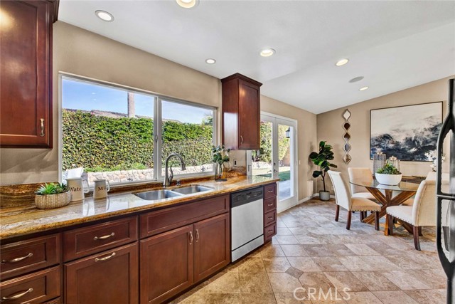 Detail Gallery Image 20 of 42 For 9641 Warburton Dr, Huntington Beach,  CA 92646 - 4 Beds | 2 Baths