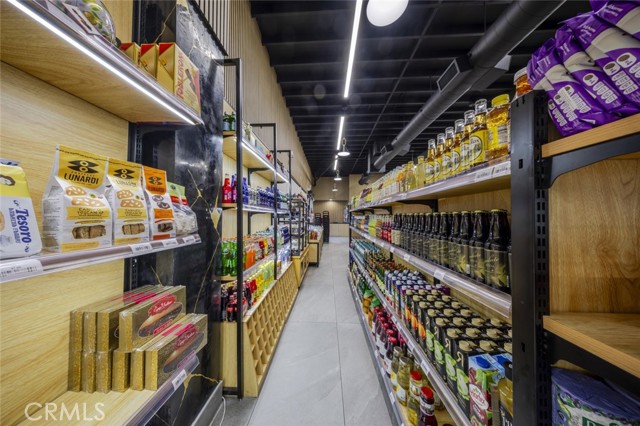 15602 Ventura Boulevard, Encino CA: https://media.crmls.org/medias/218a07f7-3762-4cd1-884c-7e7e1cdbed21.jpg