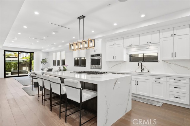 535 N Sierra Bonita Avenue, Los Angeles CA: https://media.crmls.org/medias/218a305f-08cf-4966-a670-e09735e7b788.jpg