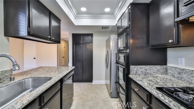 Detail Gallery Image 17 of 42 For 1013 W Linden St #5,  Riverside,  CA 92507 - 2 Beds | 1/1 Baths