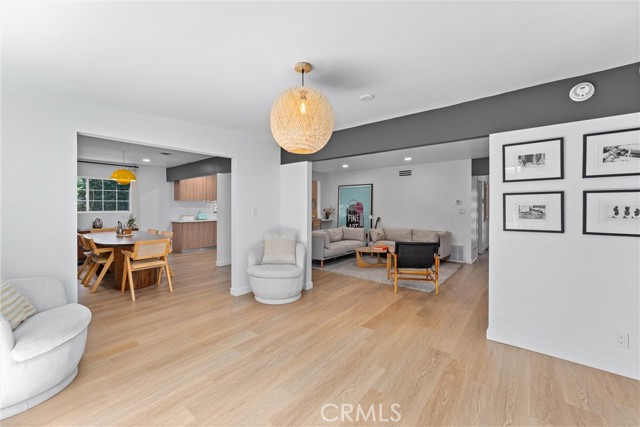2924 Royal Palm Drive, Costa Mesa CA: https://media.crmls.org/medias/218ae21f-fcbe-4d3d-b5ec-63a62fcce46a.jpg