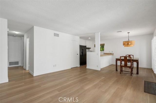 28862 Conejo View Drive, Agoura Hills CA: https://media.crmls.org/medias/218b0033-4ff3-4443-83c3-7cfe4617f623.jpg