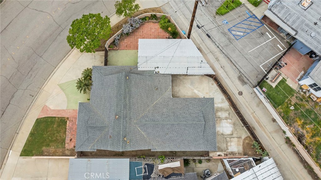 https://media.crmls.org/medias/218b0279-b83b-489e-af38-80169b815c37.jpg?preset=X-Large