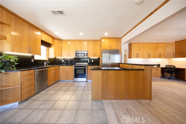 10880 Noble Street, Cherry Valley CA: https://media.crmls.org/medias/218b95a8-3267-4349-949c-e45a1c73f1de.jpg