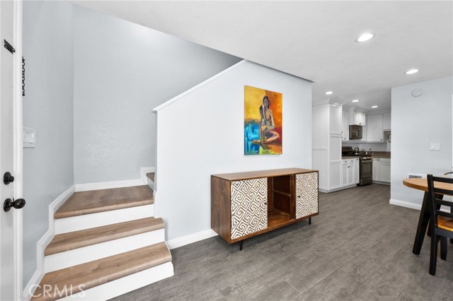 Detail Gallery Image 8 of 28 For 2020 W 23rd St #18,  Long Beach,  CA 90810 - 4 Beds | 2 Baths