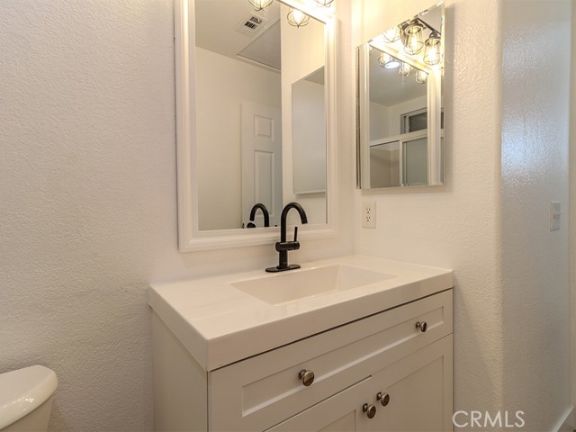 Detail Gallery Image 14 of 34 For 23103 Coffee Berry Cir, Corona,  CA 92883 - 4 Beds | 2 Baths