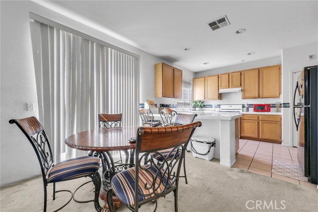 Detail Gallery Image 9 of 39 For 5762 Pine Valley, Fontana,  CA 92336 - 3 Beds | 2/1 Baths