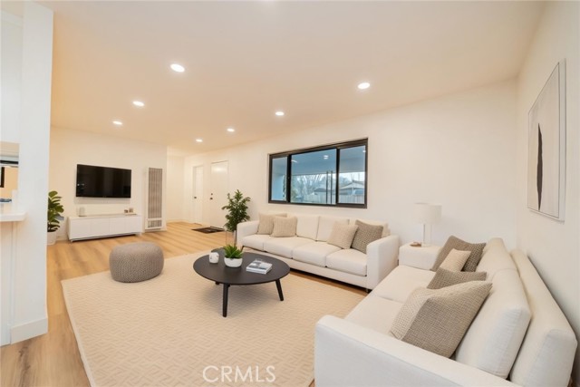 Detail Gallery Image 2 of 43 For 13865 Sterling, Moreno Valley,  CA 92555 - 3 Beds | 1/1 Baths