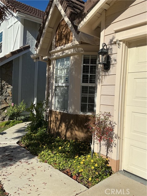 Detail Gallery Image 4 of 43 For 19849 Collins, Canyon Country,  CA 91351 - 3 Beds | 2 Baths