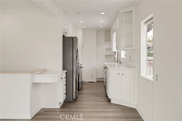 Detail Gallery Image 23 of 37 For 551 Avenue B, Redondo Beach,  CA 90277 - 3 Beds | 2/1 Baths