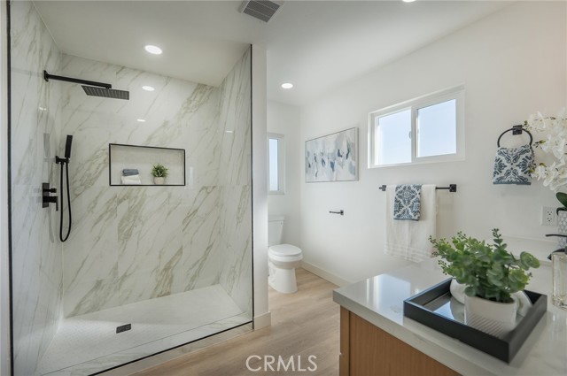 Detail Gallery Image 14 of 36 For 945 N Summer, Anaheim,  CA 92805 - 4 Beds | 3 Baths