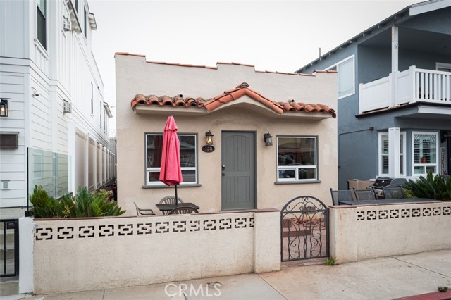 128 39th Street, Newport Beach, California 92663, 5 Bedrooms Bedrooms, ,3 BathroomsBathrooms,Residential Purchase,For Sale,39th,NP21251371