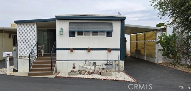 Detail Gallery Image 1 of 14 For 14411 Palmdale Rd #31,  Victorville,  CA 92392 - 2 Beds | 1/1 Baths
