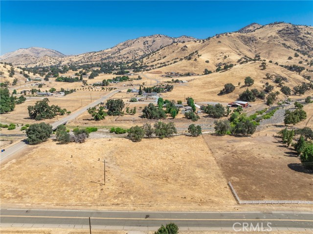 5770 Elwood, Sanger CA: https://media.crmls.org/medias/218fccf2-1ade-4413-8651-6bbd158c82f7.jpg