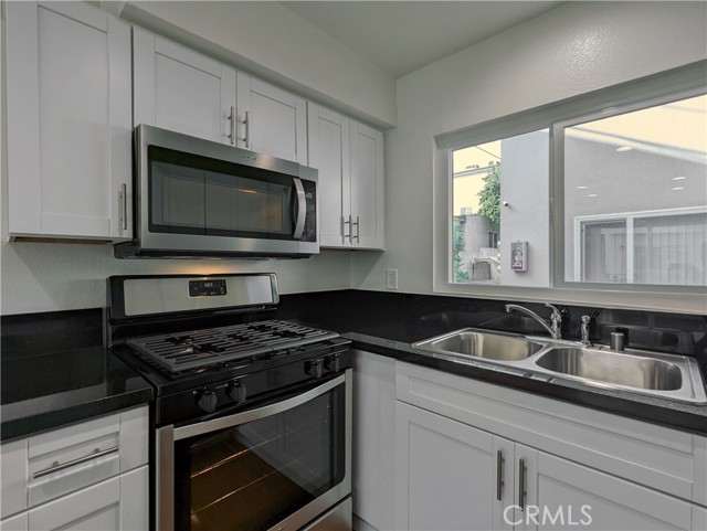 1159 Linden Avenue, Glendale CA: https://media.crmls.org/medias/218fead8-e220-4e17-8a99-8394dd486f75.jpg