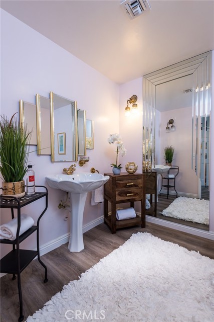 4020 Clarinda Drive, Tarzana CA: https://media.crmls.org/medias/218ff284-887f-45f6-bf0a-affceb8f6296.jpg