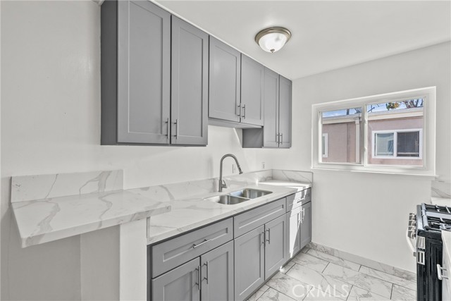 Detail Gallery Image 14 of 26 For 7137 Coldwater Canyon Ave #10,  North Hollywood,  CA 91605 - 2 Beds | 1 Baths