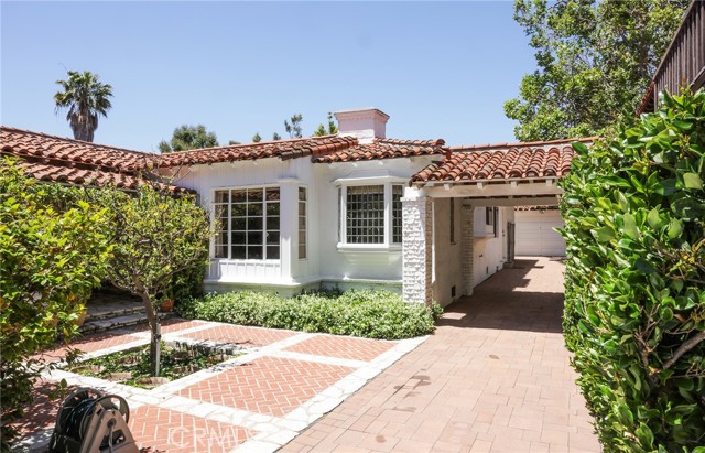 Detail Gallery Image 6 of 45 For 10781 Lindbrook Dr, Los Angeles,  CA 90024 - 4 Beds | 3/1 Baths